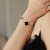 1c2dd6841552cd70140c5f29b8c94308-8.jpg Срібний браслет Кліф потрійний з оніксом