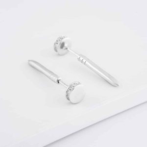 fce16f34f76526f4cc005c1be1d6a096-9.jpg Срібні сережки Цвях з цирконієм
