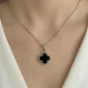 sribna_prykrasa_silva_jewelry_369.webp Срібна підвіска Конюшина з оніксом