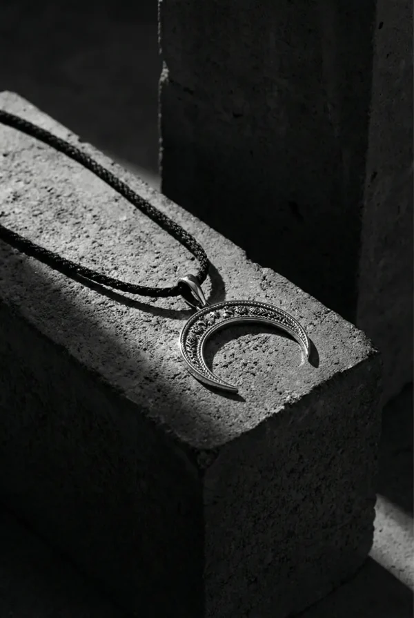 sribna_prykrasa_silva_jewelry_633.webp Срібна підвіска Лунниця орнамент