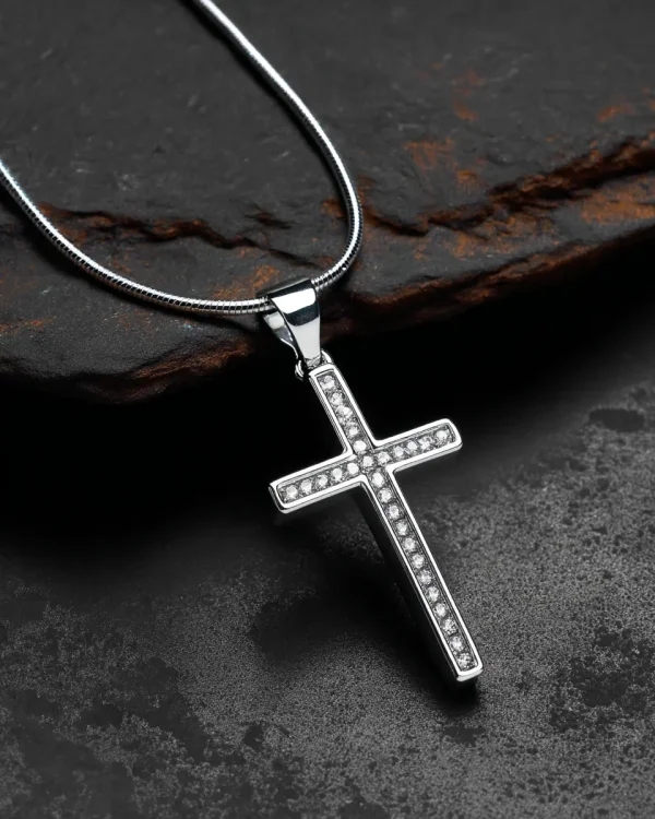 u7789684526_product_photography_of_a_sterling_silver_cross_pe_597d83ab-b4ba-42e3-868c-051d7b4221a3_3-copy.webp Срібне кольє Хрестик класика